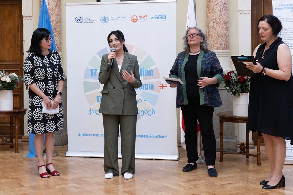 The project participant Gohar Aghjoian addressing the audience at the launch of the exhibition. Photo: UN Women/Leli Blagonravova
