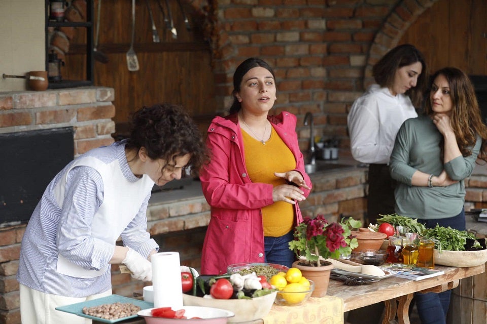 The heroes of the collection "A Culinary Journey with Women Entrepreneurs" prepared the dishes at the presentation of the guide. Photo: The Georgian Farmers’ Association