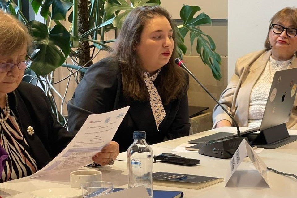 Eleonora Tchania, co-founder of youth initiative “16th Element”, shares her experiences with the participants of the Open Day on WPS. Photo: UN Women